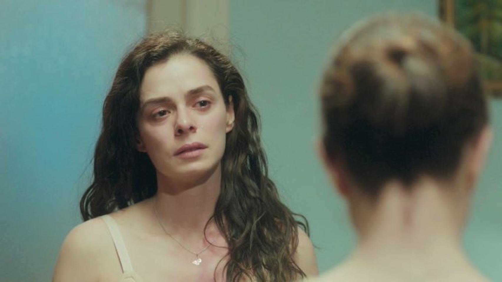 La actriz Özge Özpirinçci en 'Mujer'