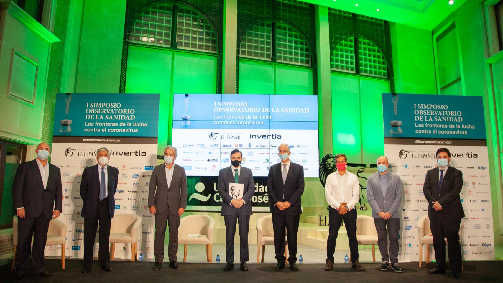 Alberto de Rosa, consejero delegado de Ribera Salud; Enrique de Porres; Iñaki Ereño, CEO de Sanitas; Pedro J. Ramírez, presidente ejecutivo de EL ESPAÑOL; Javier Murillo, director general de SegurCaixa Adeslas, Pedro Diaz Yuste, CEO de Savia; Philippe Paul, director ejecutivo de Sham, y Arturo Criado, redactor jefe de Invertia.