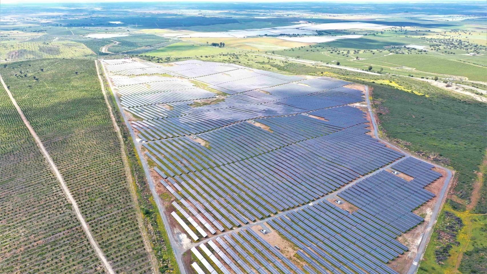 Holaluz y Wirtgen Invest firman un PPA para cuatro parques de 97 MW en Portugal