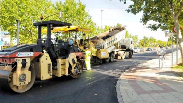 Trabajos de aslfaltado en las calles de Salamanca
