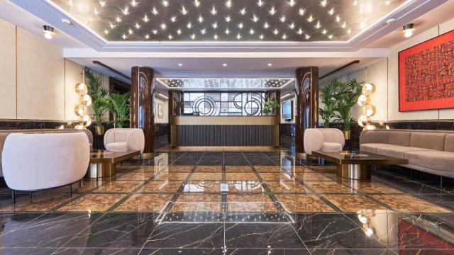 La recepción de un hotel.