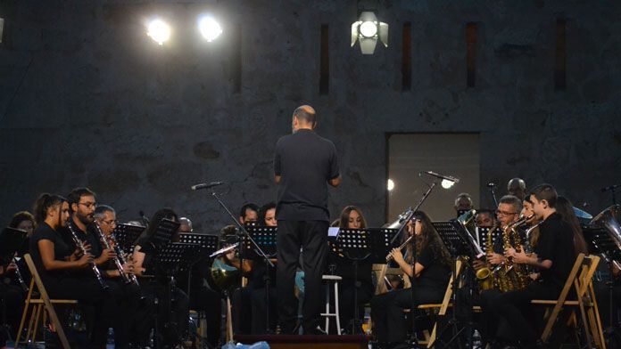 Zamora banda nacor blanco 8