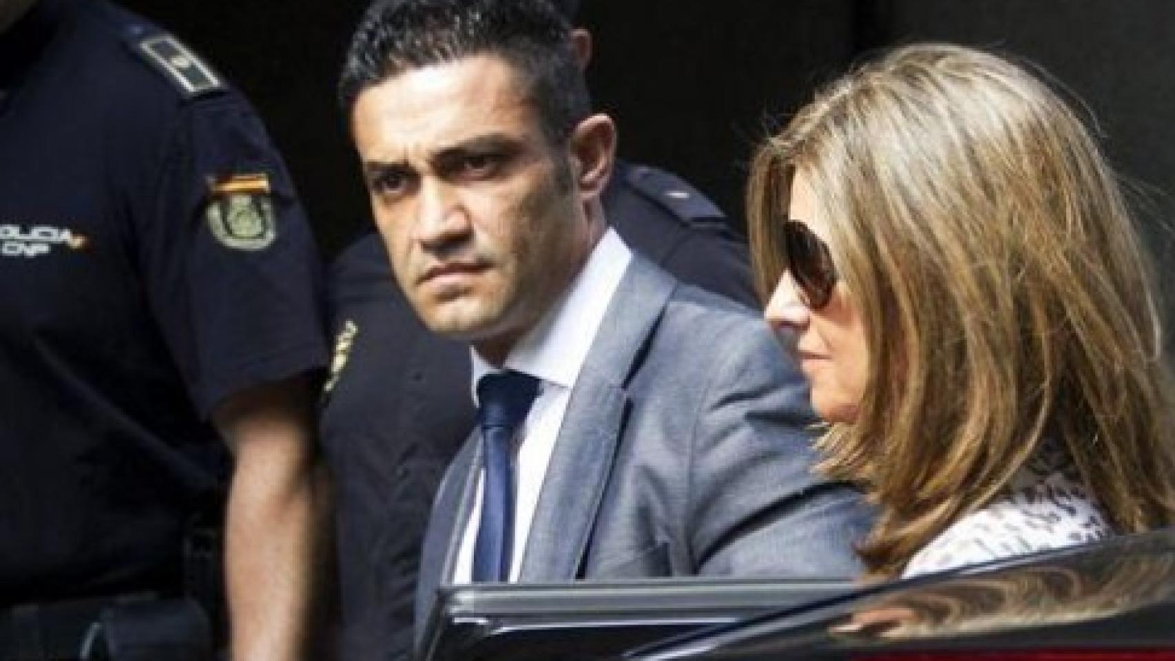 Sergio Ríos junto a la ex mujer de Bárcenas, Rosalía Iglesias, en una imagen de archivo.