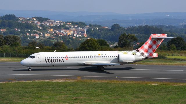 Un vuelo de Volotea desde Alvedro en una foto de archivo.