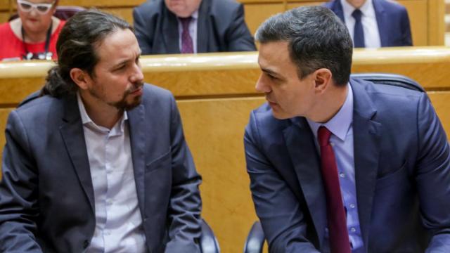 Pedro Sánchez, en el Senado junto a Pablo Iglesias.