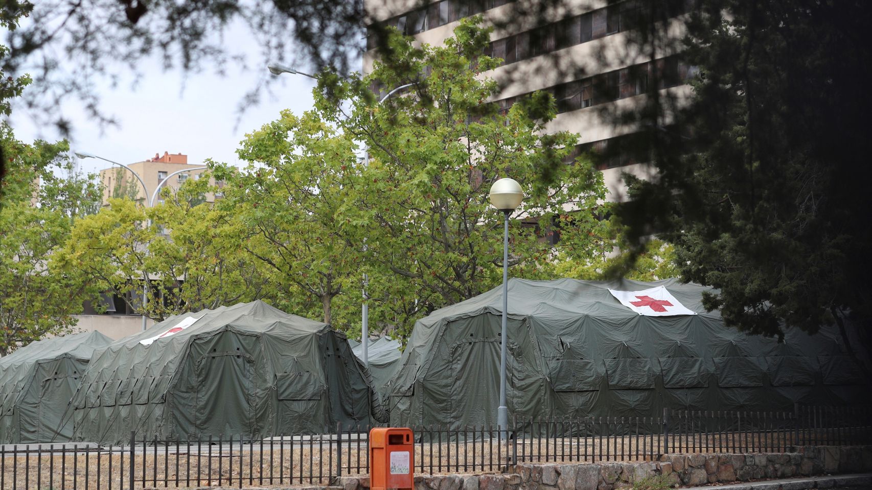 El Hospital Gómez Ulla vuelve a montar tiendas de campaña a la espera de la evolución del coronavirus