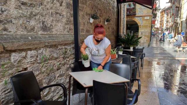 Una empleada de la hostelería.