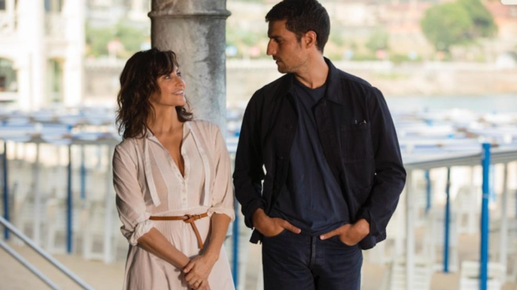 Gina Gershon y Louis Garrel en Rifkin's Festival