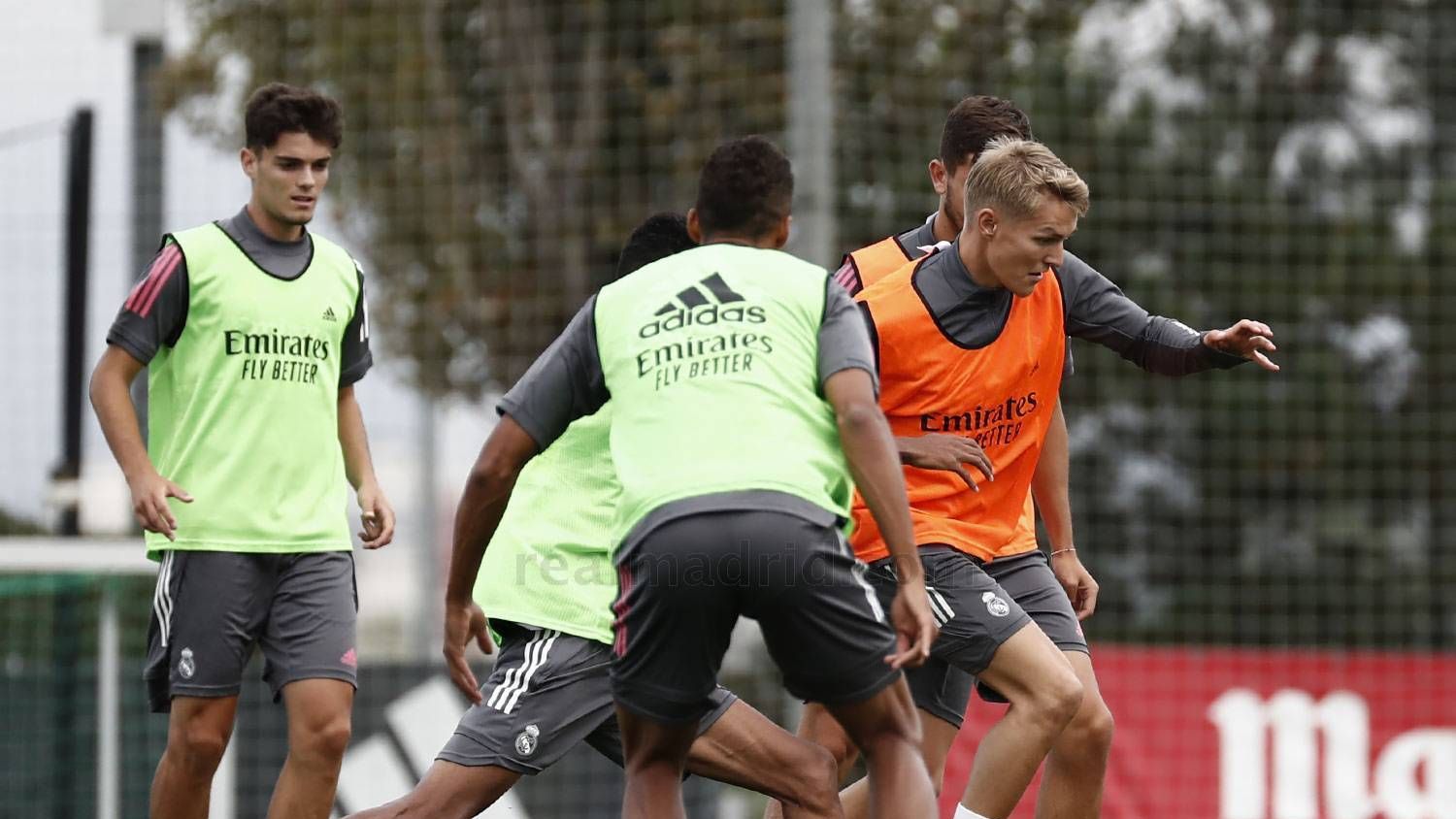 Odegaard entrena con el Real Madrid