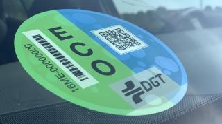 Imagen de una etiqueta ECO de la DGT.