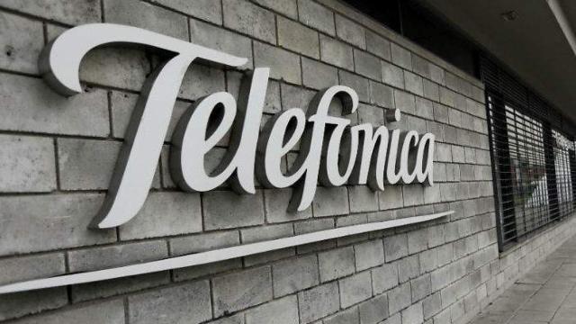 Rótulo de Telefónica en una de sus sedes.