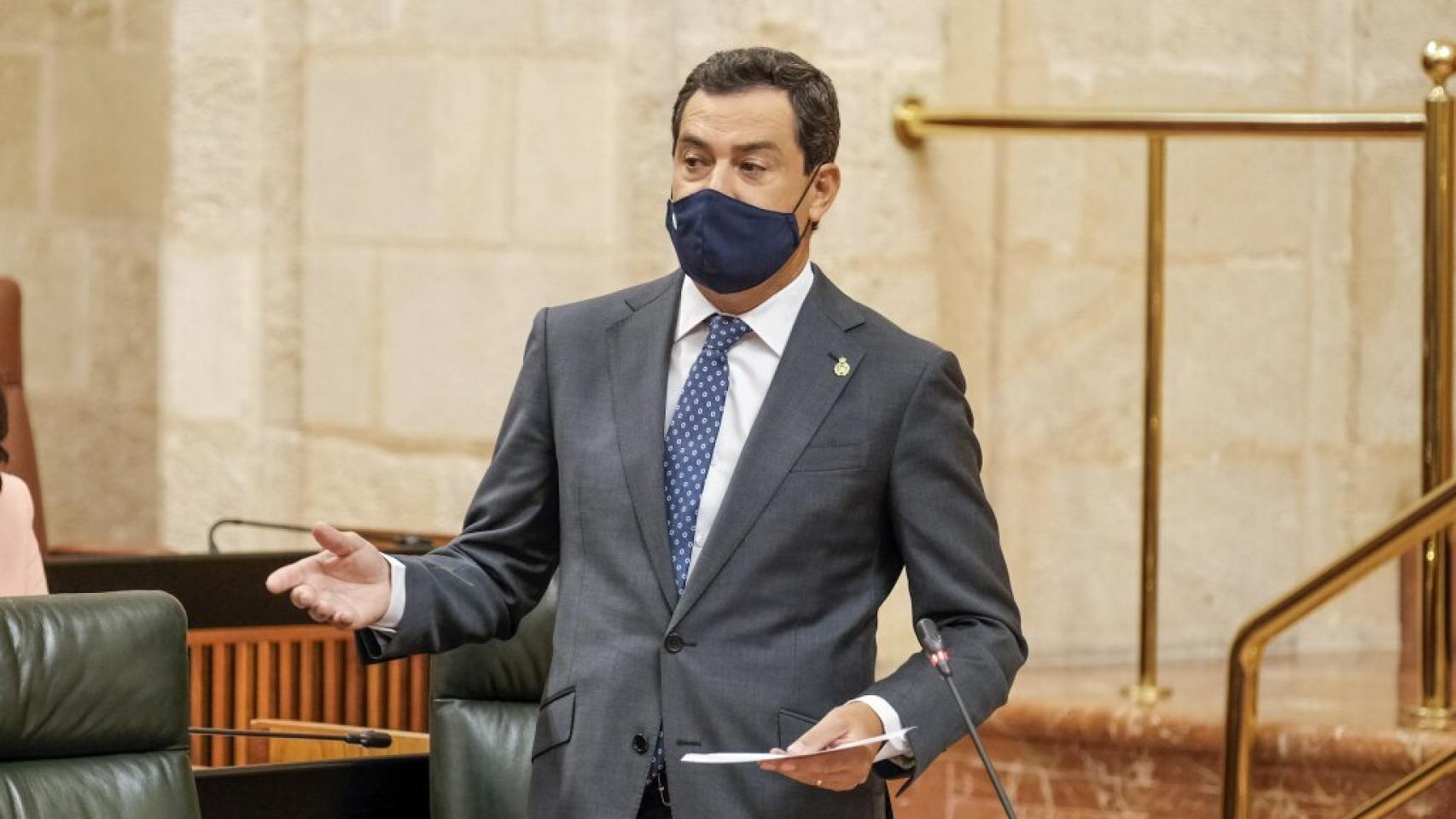 El presidente de la Junta de Andalucía, Juanma Moreno, en el Parlamento andaluz.