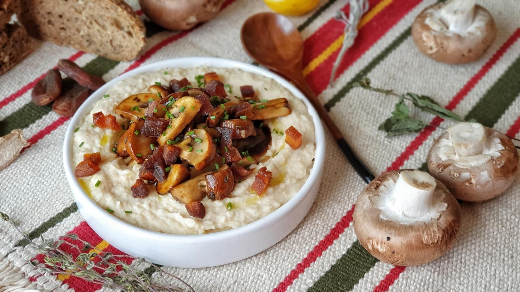 Hummus de alubias, champiñones caramelizados y orejones