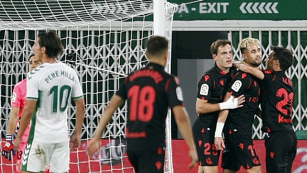 Januzaj celebra su gol en el Elche - Real Sociedad de Liga