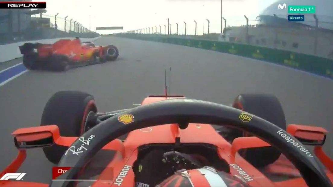 Leclerc a punto de impactar con Vettel