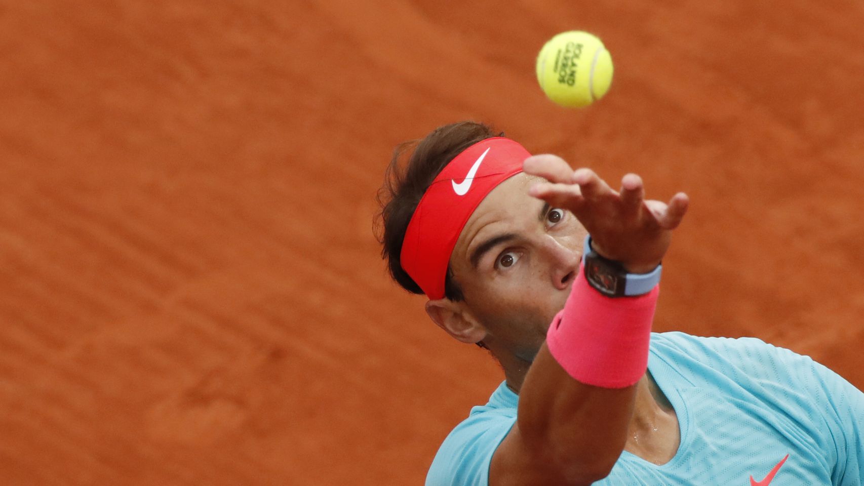 Nadal, al saque durante el partido ante Gerasimov.