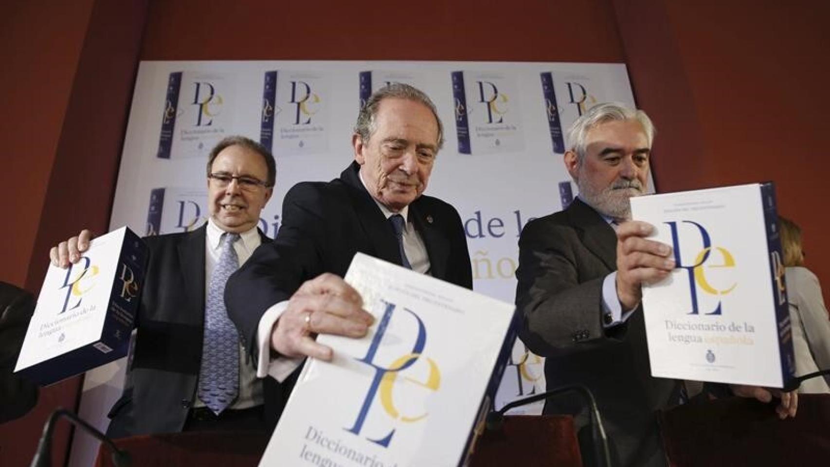 El diccionario de la Real Academia de la Lengua.
