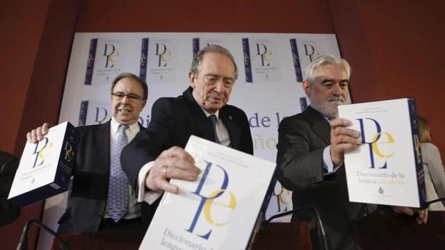 El diccionario de la Real Academia de la Lengua.