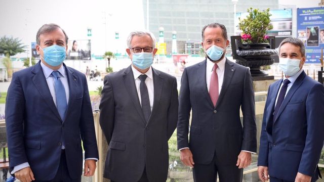 El consejero delegado de Abanca, Francisco Botas, el CEO adjunto de Crédit Agricole, Xavier Musca, el presidente de Abanca, Juan Carlos Escotet Rodríguez y el presidente de Crédit Agricole Pyrénées Gascogne, Marc Didier.
