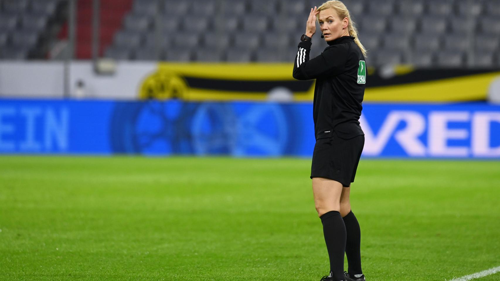 Bibiana Steinhaus, durante la Supercopa alemana