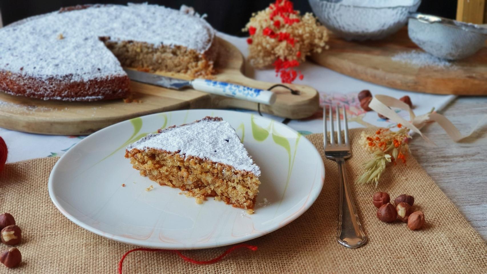 Bizcocho de avellanas y miel, receta para merendar el fin de semana