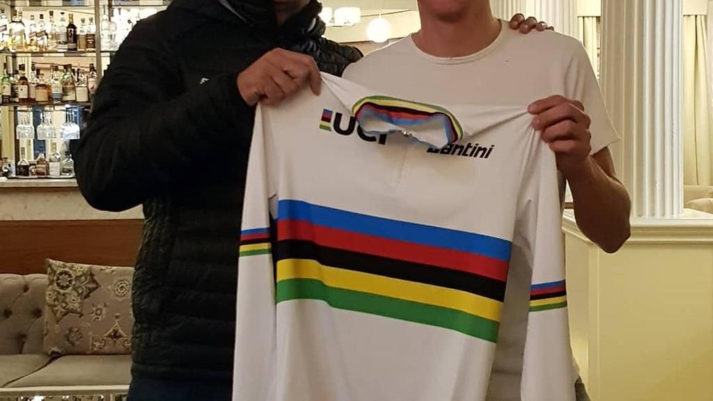 Luca Guercilena junto a Mads Pedersen