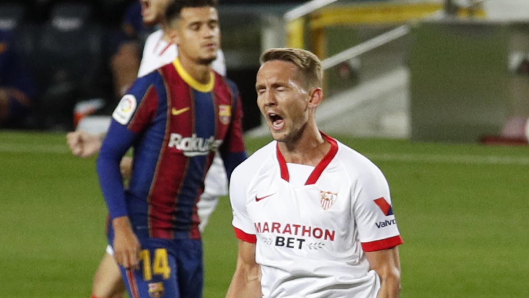 Luuk De Jong celebra su gol con el Sevilla ante el Barcelona, en la jornada 5 de La Liga