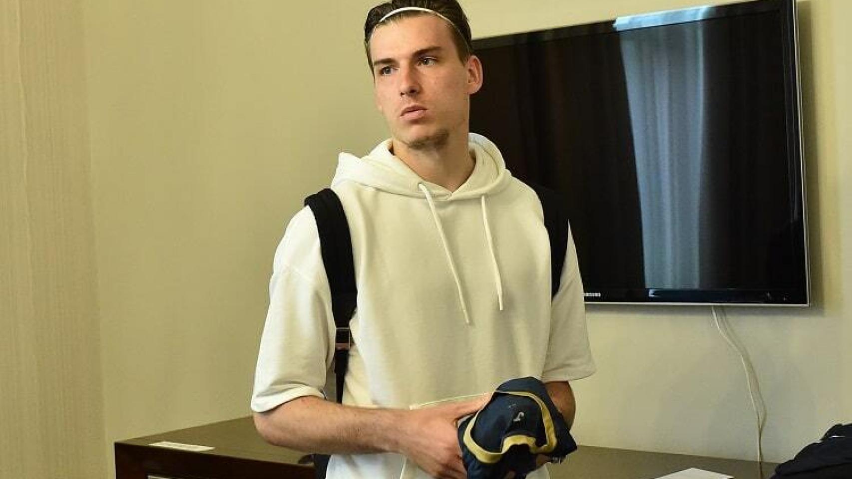 Andriy Lunin, durante la concentración con Ucrania