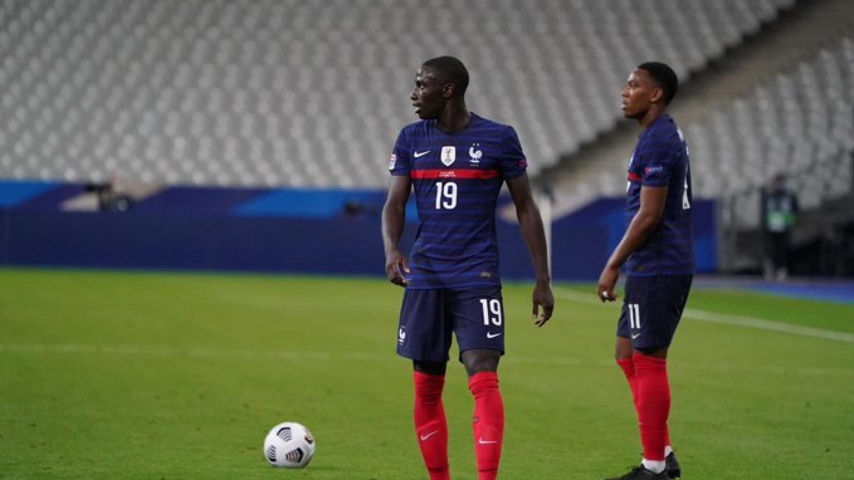 Mendy durante un partido con la selección francesa