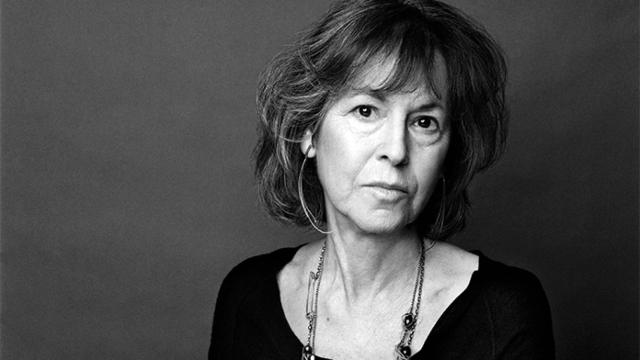 La poeta estadounidense Louise Glück, Nobel de Literatura en 2020, que ha fallecido a los 80 años.