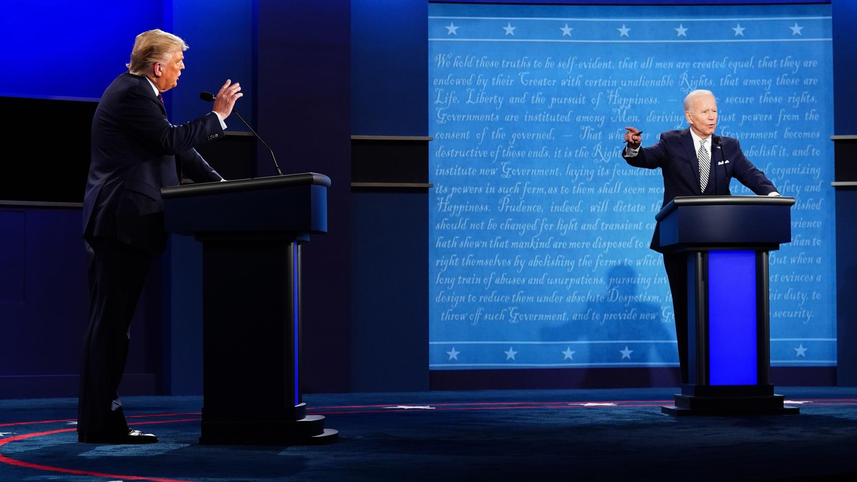 El presidente de Estados Unidos, Donald Trump, y el candidato a la Casa Blanca, Joe Biden, durante el primer debate electoral.