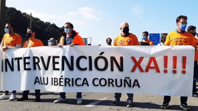 Concentración de trabajadores de Alu Ibérica en A Coruña en una foto de archivo
