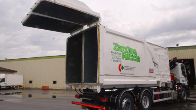 Imagen de archivo de un camión de recogida de residuos de la provincia de Zamora.