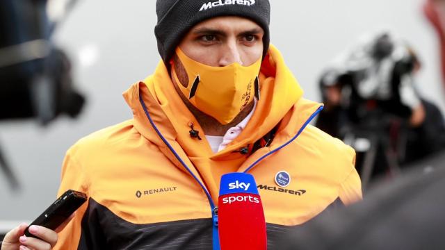 Carlos Sainz comparece ante los medios