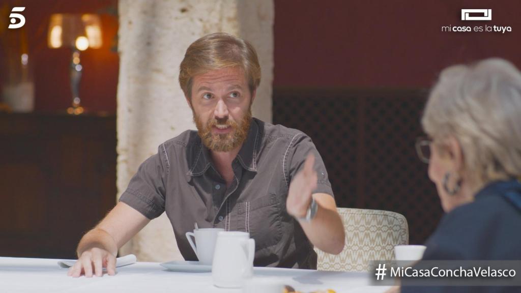 Manuel, hijo de Concha, durante la comida en 'Mi casa es la tuya'.