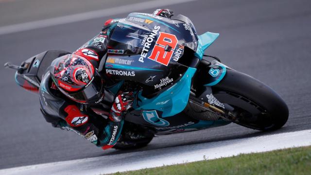 Fabio Quartararo traza un viraje con su YZR-M1, en el circuito Bugatti de Le Mans.