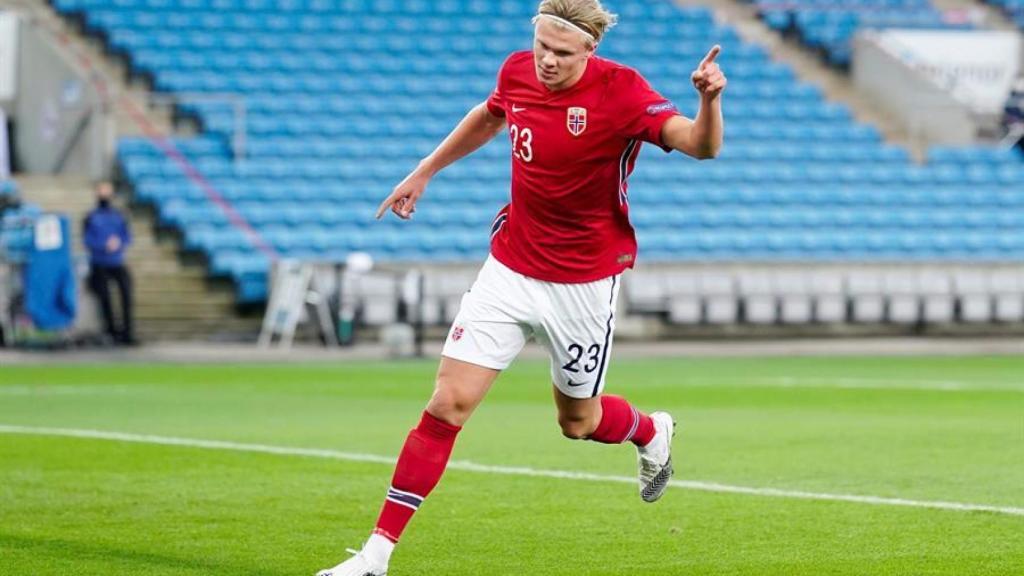 Erling Haaland celebra un gol con la selección de Noruega