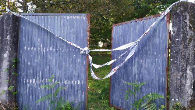 Portal de la vivienda de Teo (A Coruña) donde ocurrió el asesinato de Asunta Basterra en septiembre de 2013.
