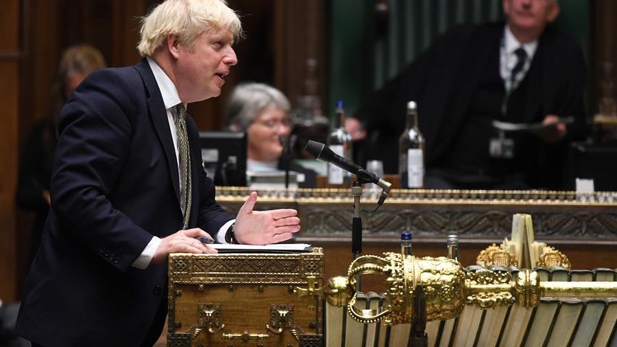 Boris Johnson presenta la nueva estrategia del gobierno para aborda los casos de coronavirus.