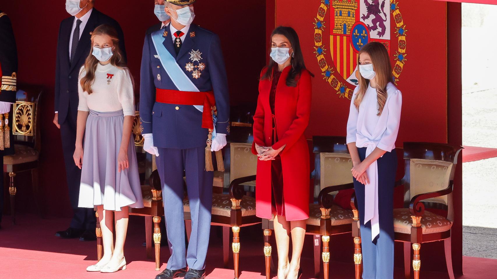 Los Reyes junto a sus hijas, la princesa Leonor y la infanta Sofía.