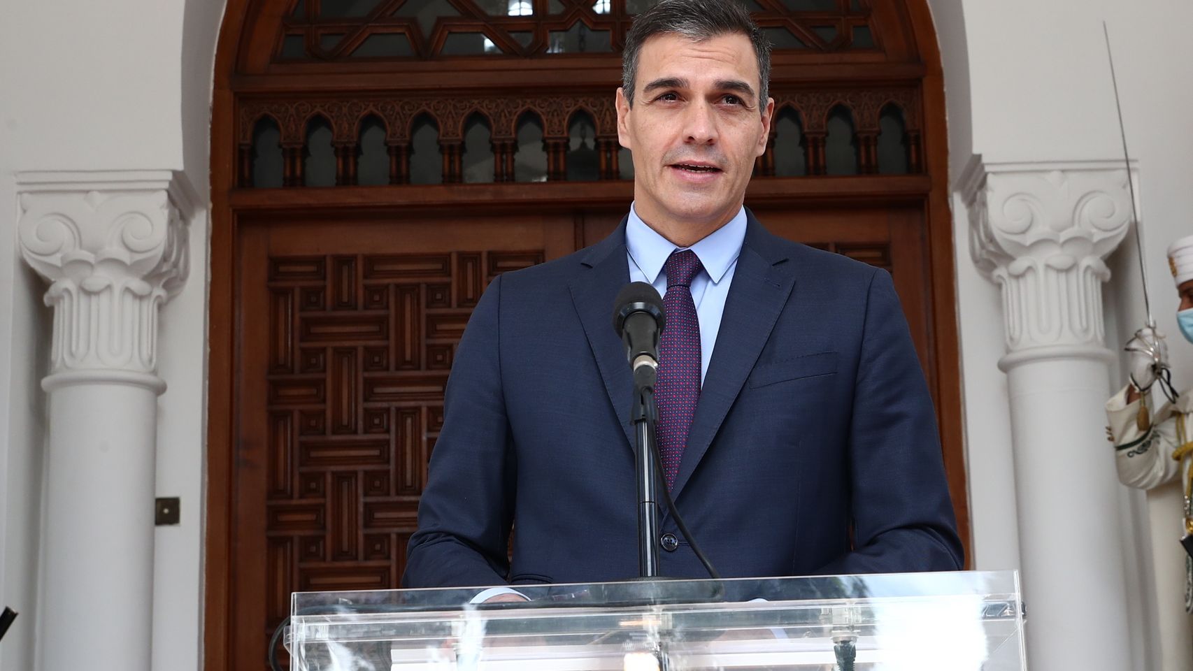 El presidente del Gobierno, Pedro Sánchez, durante su viaje a Argelia.