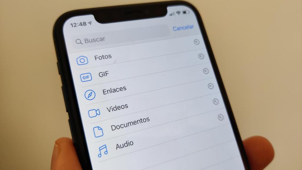 Nueva búsqueda de WhatsApp en iPhone.