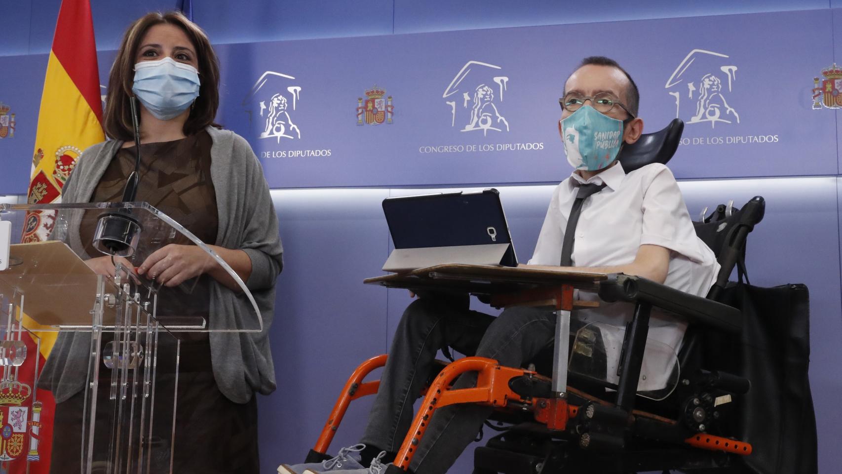 Los portavoces de PSOE y Unidas Podemos en el Congreso, Adriana Lastra y Pablo Echenique.