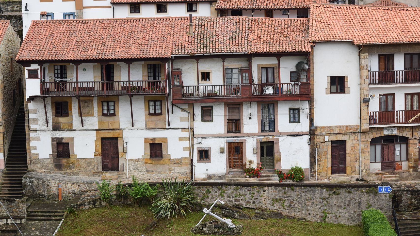 Lastres.