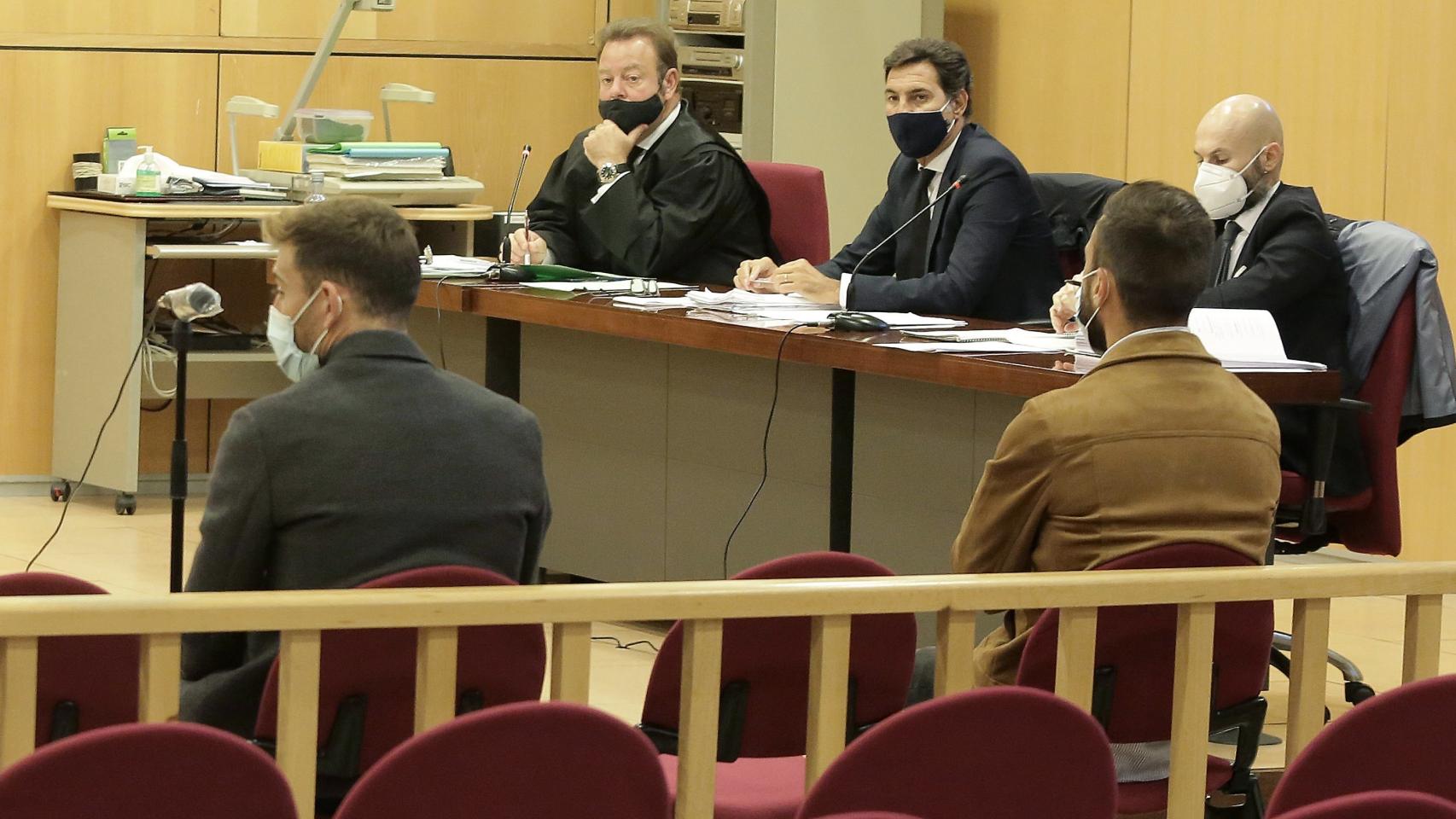 Sergi Enrich (izquierda) y Antonio Luna (derecha) durante el juicio