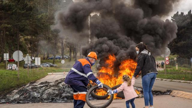 Una protesta de los trabajadores de Alcoa San Cibrao (Lugo).