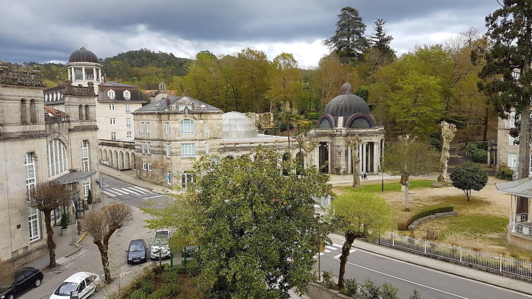 Vista del Balneario de Mondariz y el Palacio del Agua