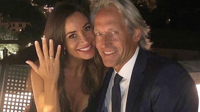 Cecilia Gómez y Marco Vricella, anunciando su compromiso en Instagram.