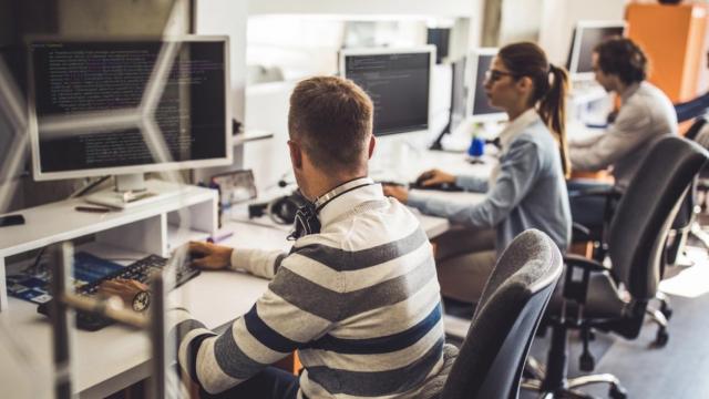 Un antivirus que te arregla tus dispositivos con una llamada de teléfono