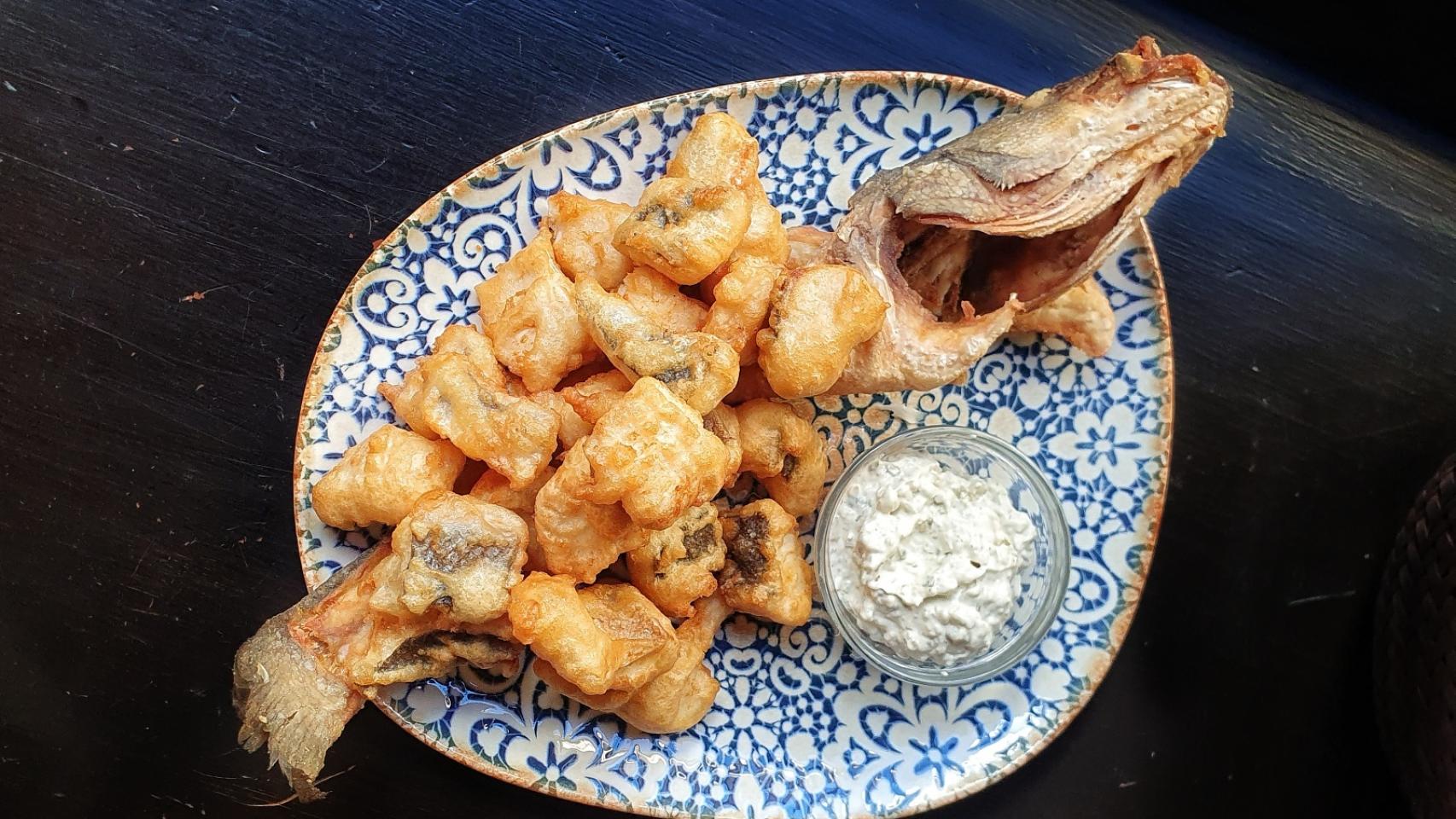 Lubina frita en tempura, receta paso a paso con fotografías